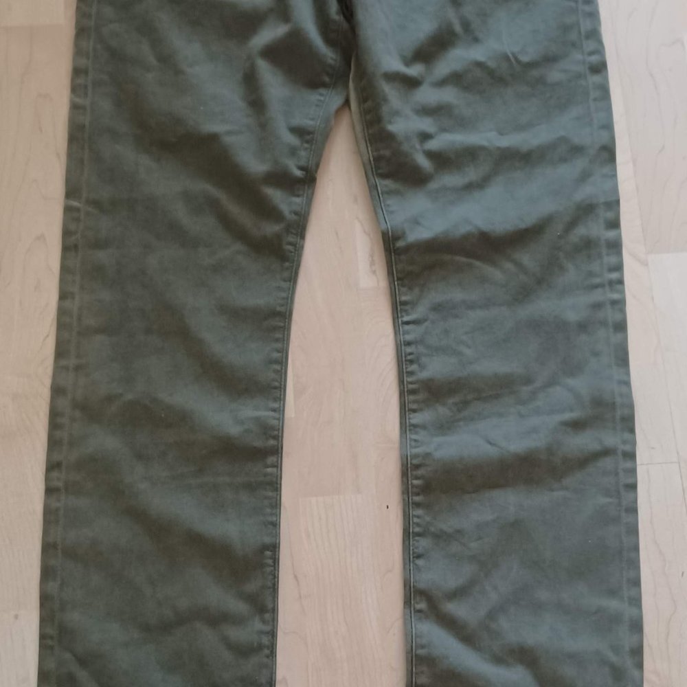 AG ADRIANO GOLDSCHMIED SLIM STRAIGHT JEANS, sz 32. NWT